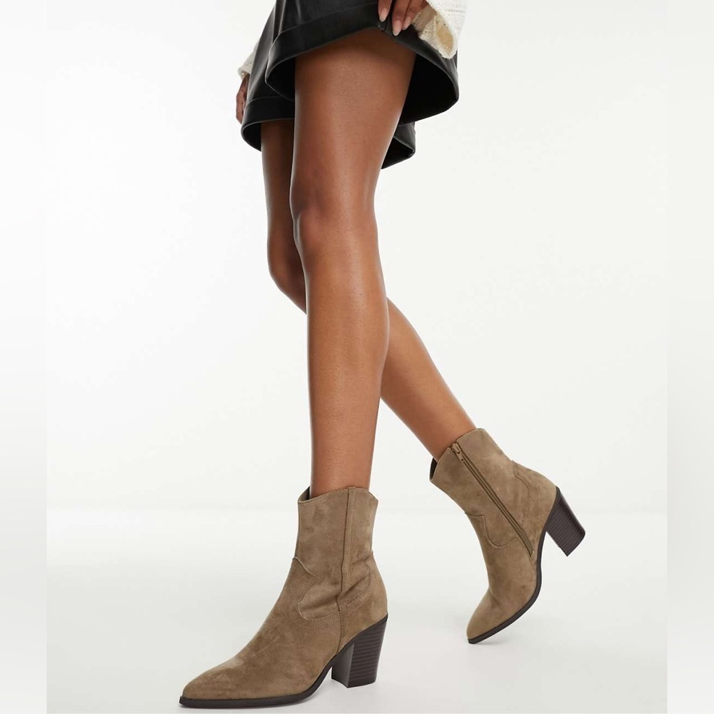 🔥 🆕 ASOS DESIGN Wide Fit Rational heeled western boots in taupe SIZE 11W - Picture 9 of 11